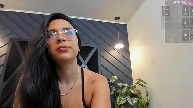 zoe martins  online show from 09.29.25