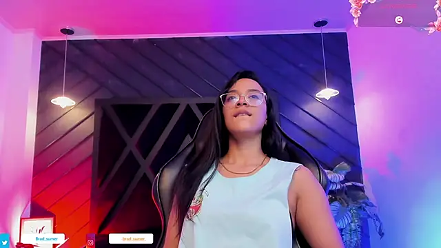 zoe martins  online show from 02.04.26