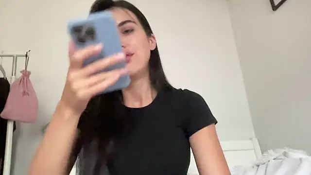 Snapshot of Talyo19 chatting on 10.02.25 Talyo19 online show from 10.02.25