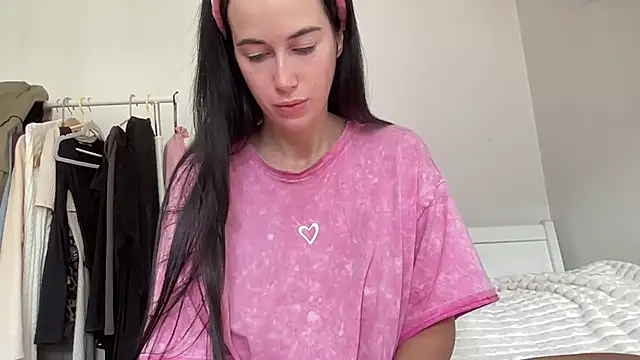 Snapshot of Talyo19 chatting on 10.22.25 Talyo19 online show from 10.22.25