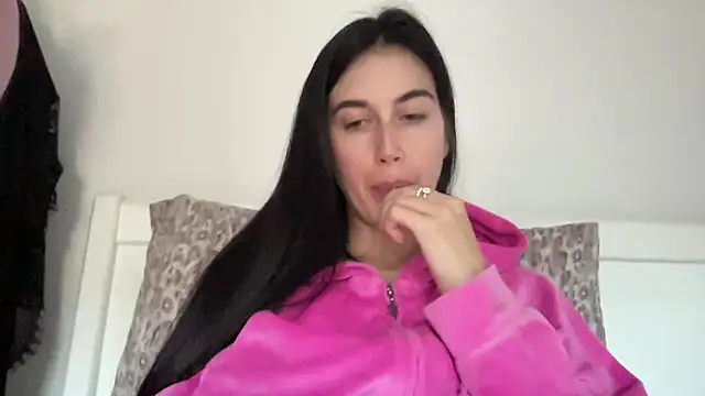 Snapshot of Talyo19 chatting on 11.19.25 Talyo19 online show from 11.19.25