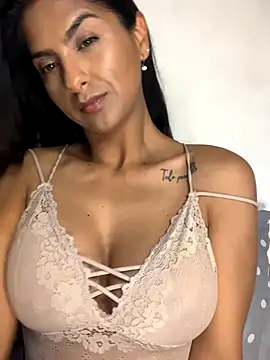 chicachocolate01 online show from 10.16.25