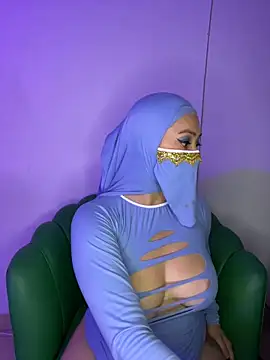 Snapshot of Aisha_Malek chatting on 10.27.25 Aisha Malek online show from 10.27.25