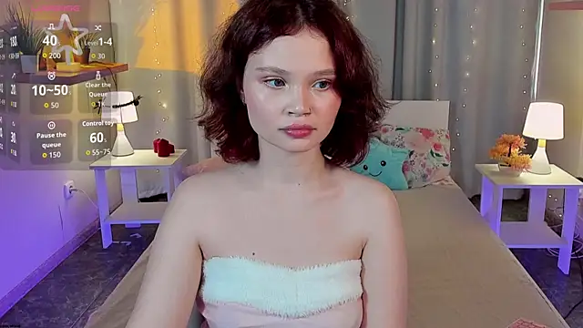Snapshot of EmilyChaves chatting on 07.14.26 EmilyChaves online show from 07.14.26