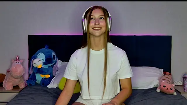 MissEmilyMiller online show from 09.29.25