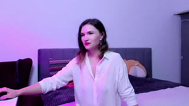 Snapshot of Katherine_Twilight chatting on 10.24.25 Katherine Twilight online show from 10.24.25