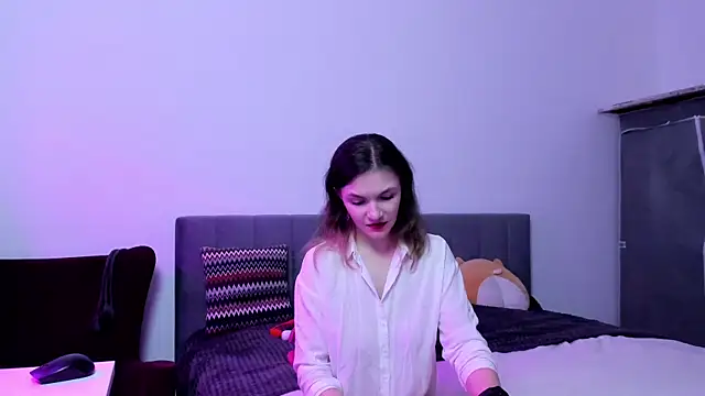 Snapshot of Katherine_Twilight chatting on 11.14.25 Katherine Twilight online show from 11.14.25