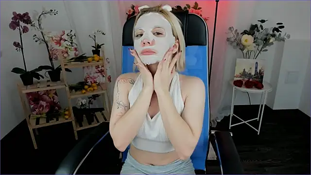 Snapshot of AuroraWrenfield chatting on 01.07.26 AuroraWrenfield online show from 01.07.26