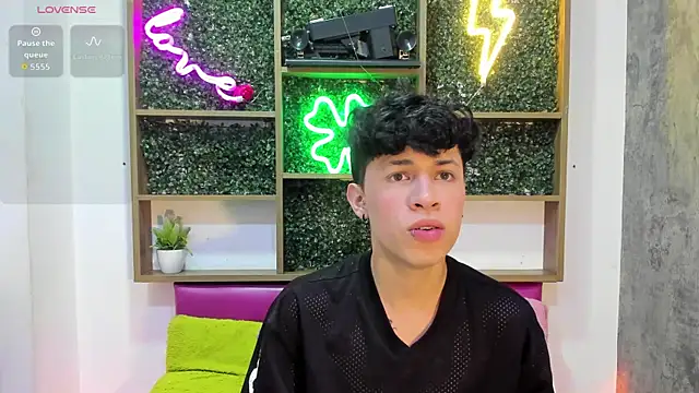 Axel  Evans online show from 04.18.26