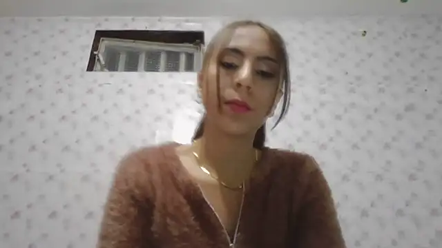 Snapshot of Roselingalvis13 chatting on 02.05.26 Roselingalvis13 online show from 02.05.26