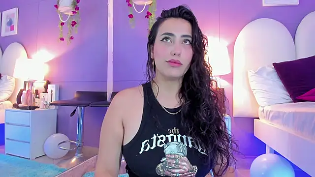 my aleja  online show from 10.04.25