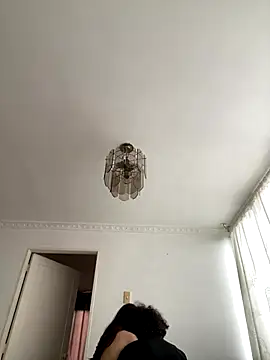 Snapshot of juliie_star chatting on 09.19.25 juliie star online show from 09.19.25