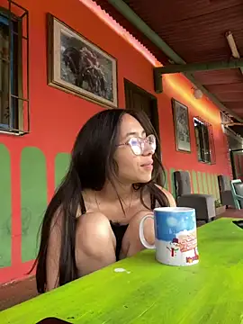 Snapshot of juliie_star chatting on 05.16.26 juliie star online show from 05.16.26