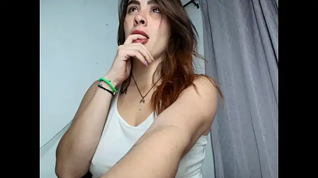 Snapshot of ImSophieFox chatting on 02.14.26 ImSophieFox online show from 02.14.26