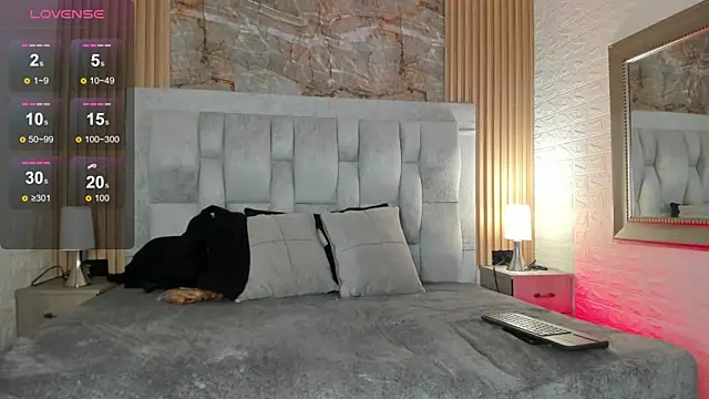 Snapshot of pipedark_ chatting on 09.17.25 pipedark online show from 09.17.25