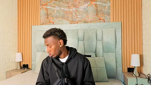 Snapshot of pipedark_ chatting on 10.07.25 pipedark online show from 10.07.25