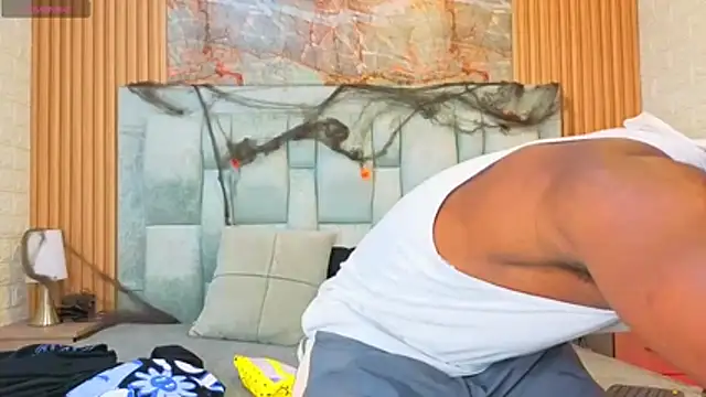 Snapshot of pipedark_ chatting on 10.16.25 pipedark online show from 10.16.25