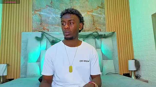 Snapshot of pipedark_ chatting on 10.29.25 pipedark online show from 10.29.25