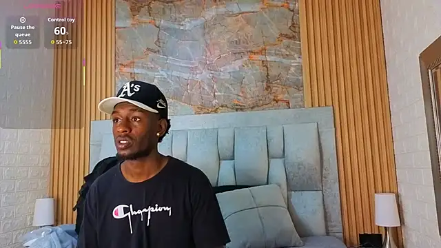 Snapshot of pipedark_ chatting on 11.15.25 pipedark online show from 11.15.25