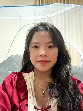 Snapshot of Bella_7777 chatting on 10.13.25 Bella 7777 online show from 10.13.25