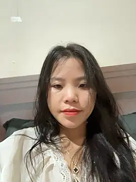 Snapshot of Bella_7777 chatting on 10.25.25 Bella 7777 online show from 10.25.25