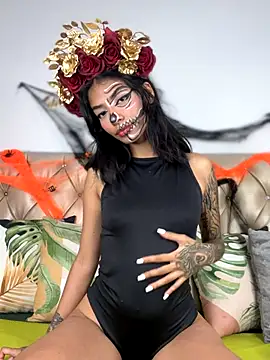 TweetiePieXXX online show from 10.24.25