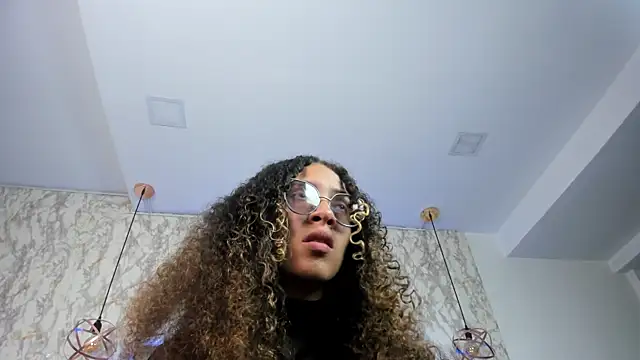 Hanna Cornee  online show from 09.09.25