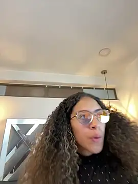 Hanna Cornee  online show from 11.08.25