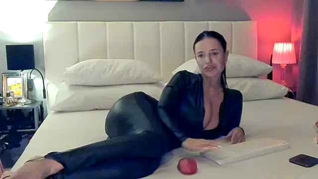 simonacavali online show from 12.21.25