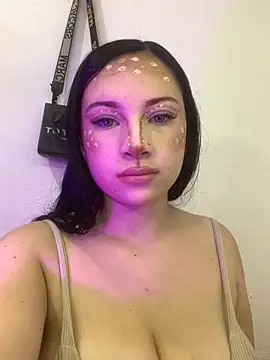 Snapshot of cloe_weiss chatting on 10.27.25 cloe weiss online show from 10.27.25