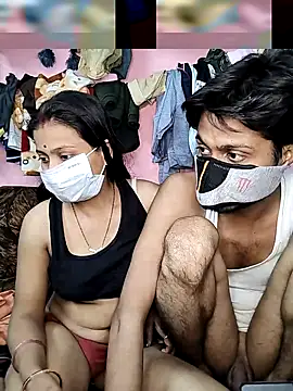 Snapshot of SweetnessSugar chatting on 11.15.25 SweetnessSugar online show from 11.15.25