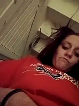 Snapshot of SweetnessSugar chatting on 11.17.25 SweetnessSugar online show from 11.17.25