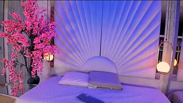 VesperVelvet online show from 04.01.26