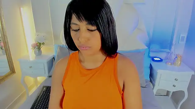 Kaylachannell online show from 01.06.26