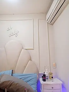 Kaylachannell online show from 02.05.26