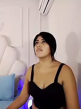 Snapshot of Kaylachannell chatting on 05.18.26 Kaylachannell online show from 05.18.26
