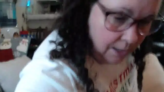 Juicy Julie469 online show from 12.23.25