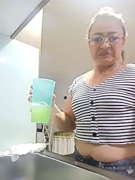 Snapshot of Asuna_yuuky chatting on 10.24.25 Asuna yuuky online show from 10.24.25