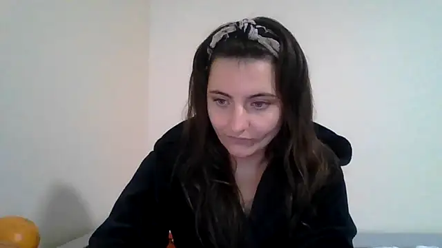 Snapshot of DInaraXRose chatting on 10.03.25 DInaraXRose online show from 10.03.25