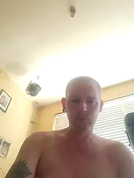 Snapshot of piercingpik chatting on 06.26.26 piercingpik online show from 06.26.26