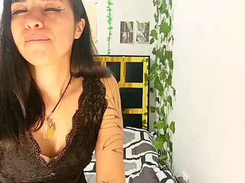 Snapshot of lucywhite13 chatting on 09.15.25 lucywhite13 online show from 09.15.25