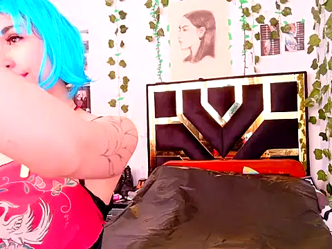 Snapshot of lucywhite13 chatting on 10.25.25 lucywhite13 online show from 10.25.25