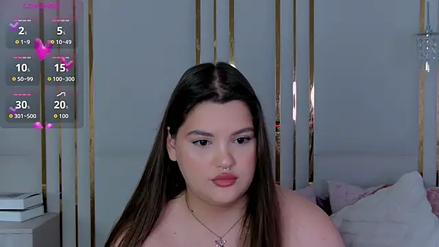 Snapshot of EmilyHyde chatting on 10.22.25 EmilyHyde online show from 10.22.25