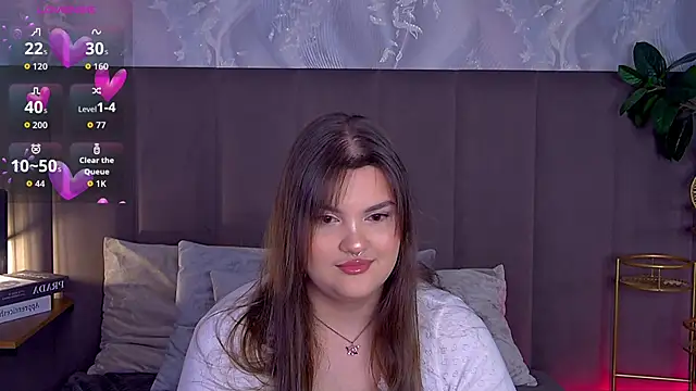 Snapshot of EmilyHyde chatting on 11.23.25 EmilyHyde online show from 11.23.25