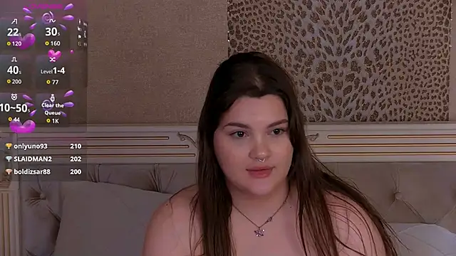 Snapshot of EmilyHyde chatting on 11.30.25 EmilyHyde online show from 11.30.25