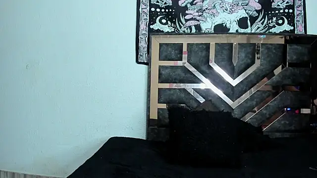 Dark Moon 21 online show from 10.24.25