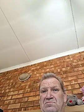 wallacelegend online show from 02.10.26