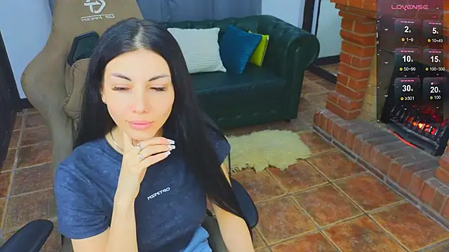 Emmi Swon online show from 10.17.25