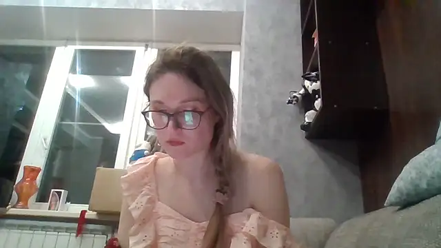 Snapshot of Jugira chatting on 04.19.26 Jugira online show from 04.19.26