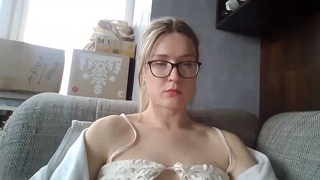 Snapshot of Jugira chatting on 05.29.26 Jugira online show from 05.29.26